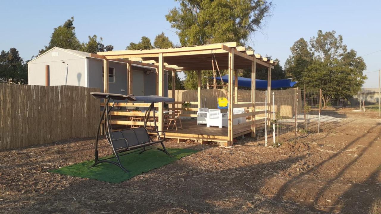 Apartmán אצל דוד בכפר Kfar Gidon Exteriér fotografie
